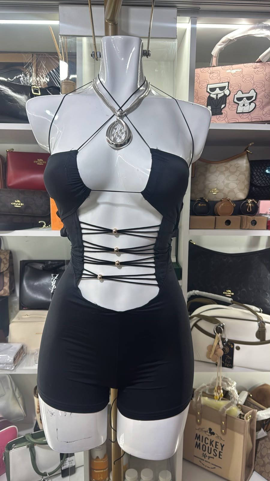 Traje de baño negro licrado
