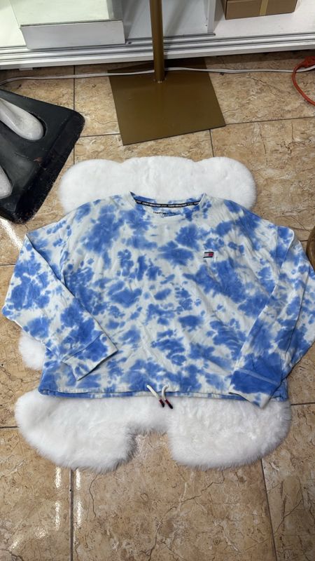 Buzo tie-dye azul de dama
