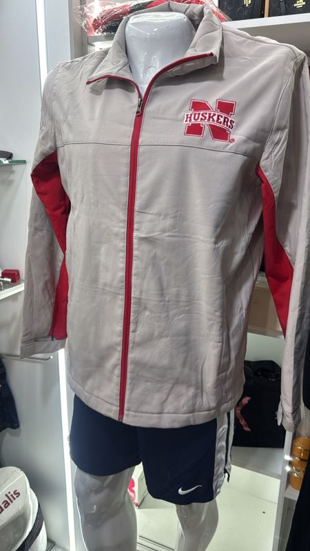 Chaqueta de caballero beige y roja