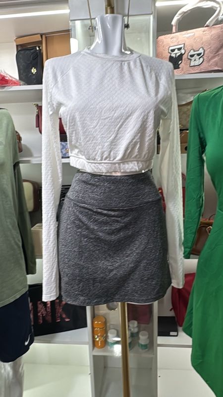 Top deportivo blanco
